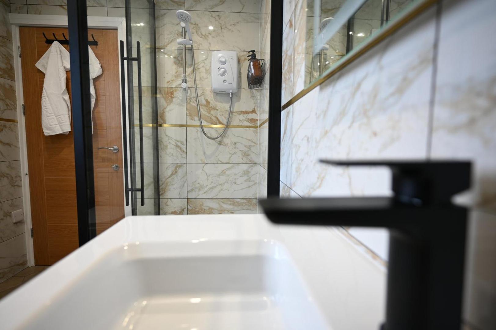 Luxury Two Bed Apartment - Cardiff City Centre Extérieur photo